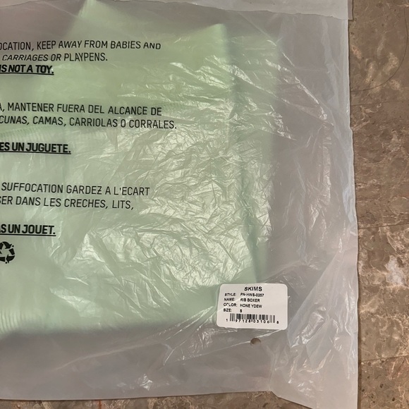 Skims Soft Lounge Boxer Sz SMALL in HoneyDew - Picture 3 of 3